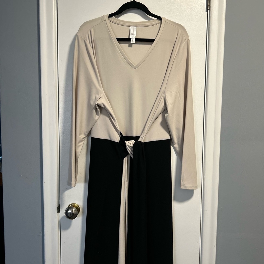 Elegant V-Neck Two-Tone Dress